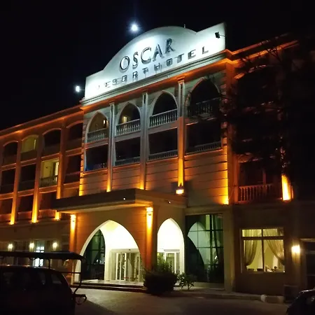Oscar Кирения
