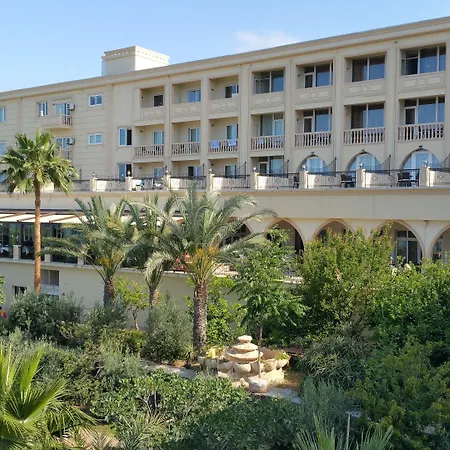 Rezort Oscar Kyrenia (Northern Cyprus)